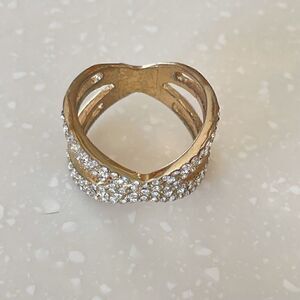 Crisscross costume ring  